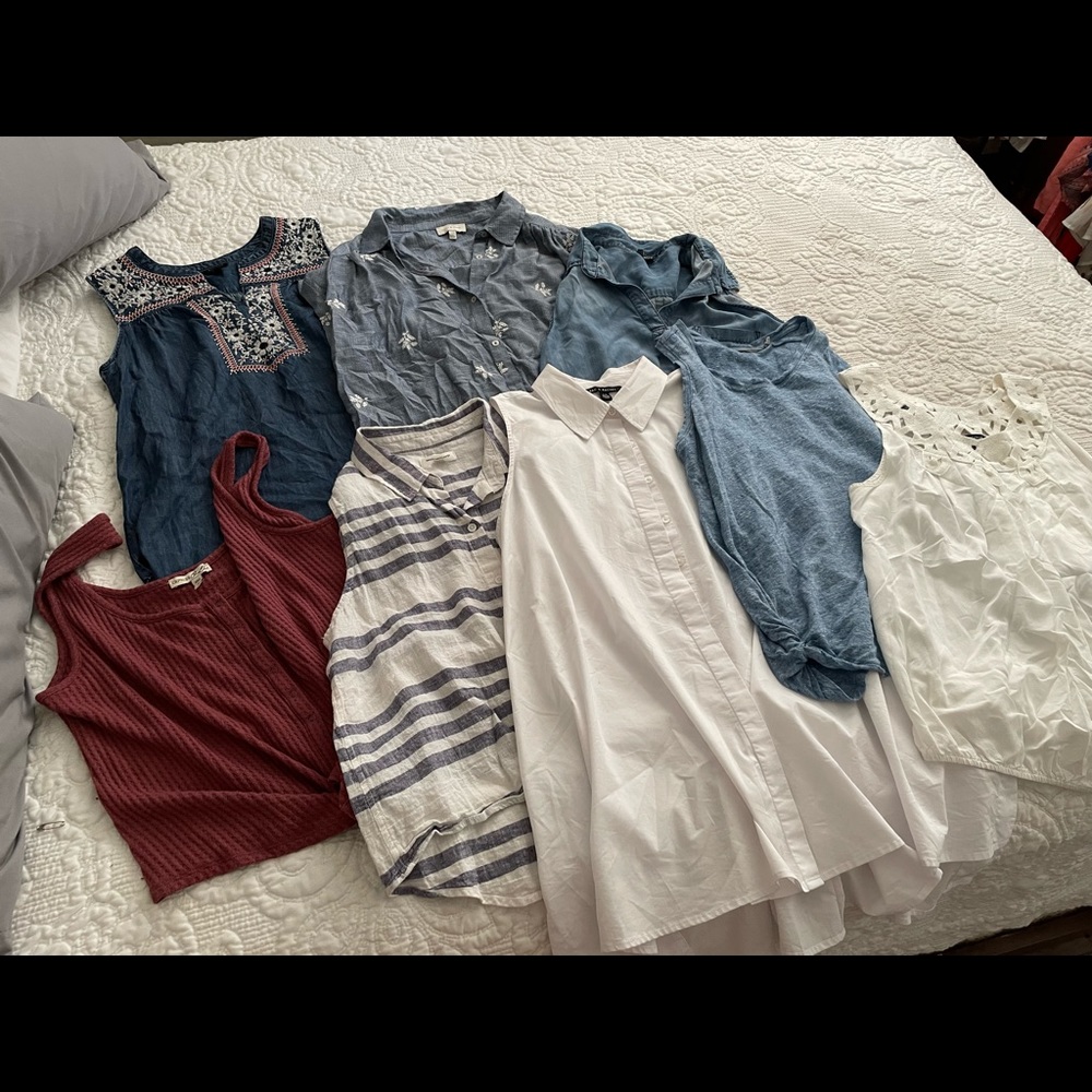 LG Lot of 8 Blouses Express/Athleta/Lucky Brand